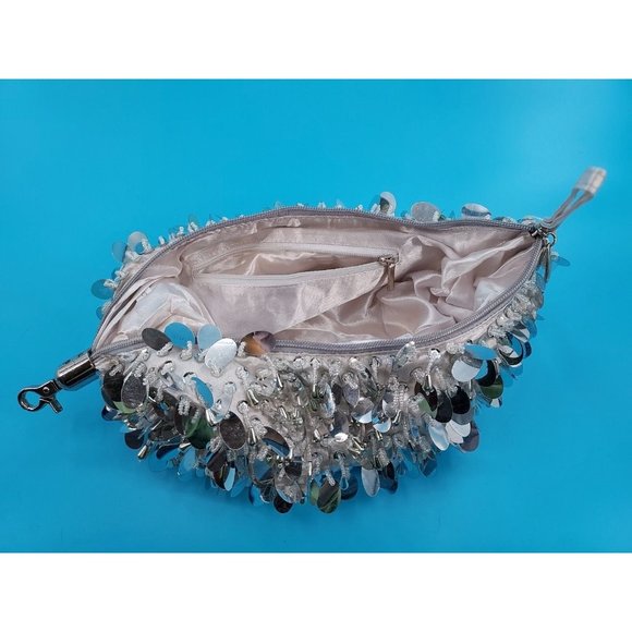 3 Brand new beaded Ebisu‎ hobo purse gorgeous - Picture 10 of 14